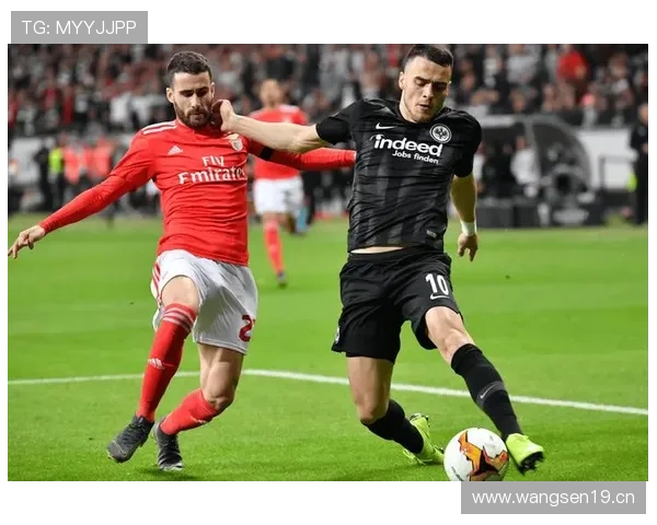 弗赖堡战术调整后防守稳固，近期表现稳健