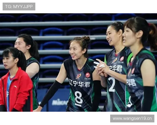 丁霞训练完直接拎爱马仕去接娃，这妈当的也太飒了