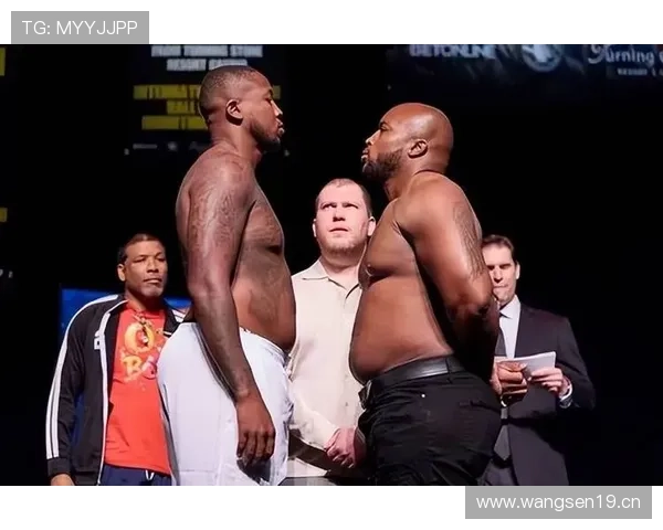 安东尼·约书亚好像暗藏了亿万豪宅的秘密豪门生活，谁注意过他这场外的姿态？