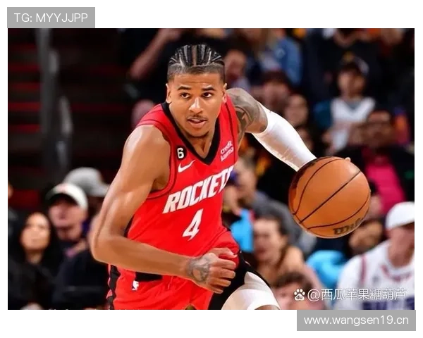 布兰登·罗伊利用挡拆制造错位显著提升关键时刻三分效率